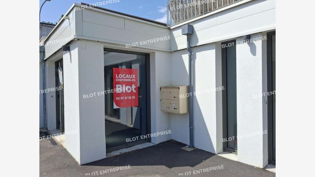 A louer bureaux 73m² à Tréméven route de Quimperlé