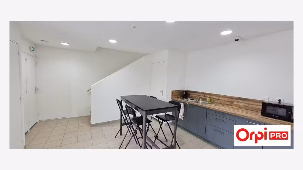 A louer bureaux 47m² RDC bord RN12 Tremuson