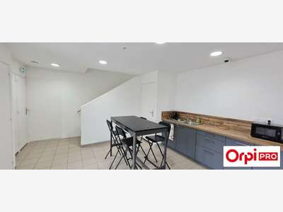A louer bureaux 47m² RDC bord RN12 Tremuson