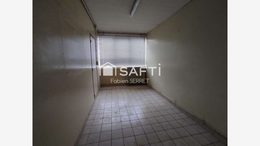 A louer bâtiment bureaux 232m² à Trévières