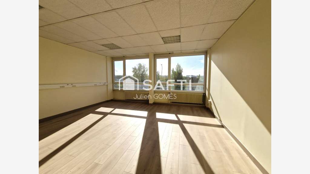 Bureau 2 pièces de 45m² à louer à à Trilport