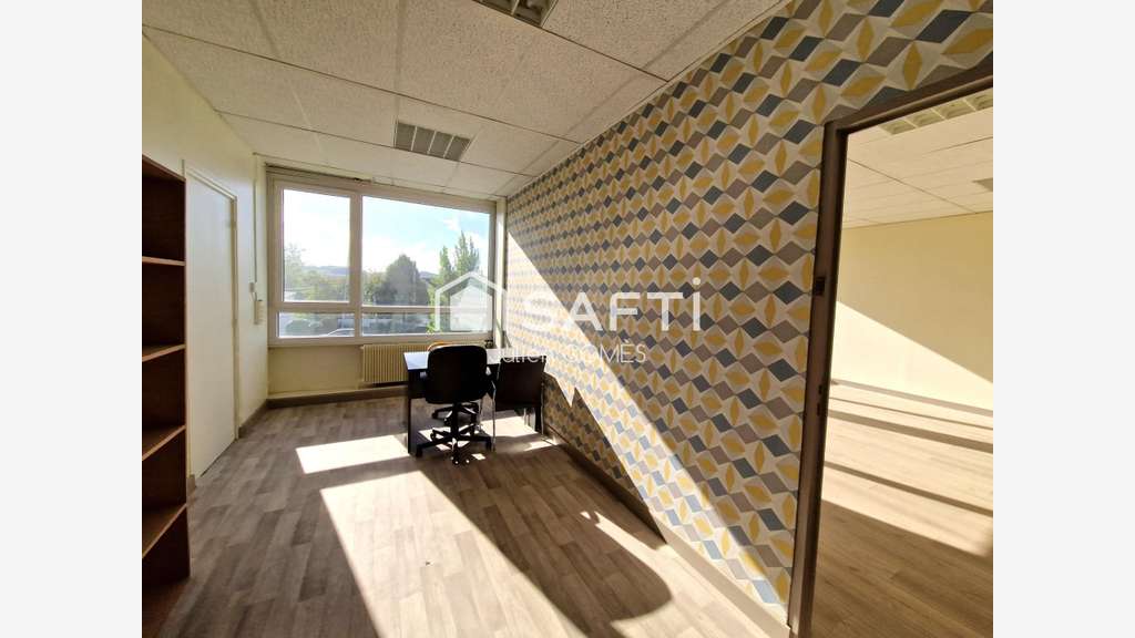 Bureau 2 pièces de 45m² à louer à à Trilport