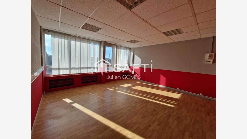 Bureau 30m² R+2 à louer à Trilport 77 