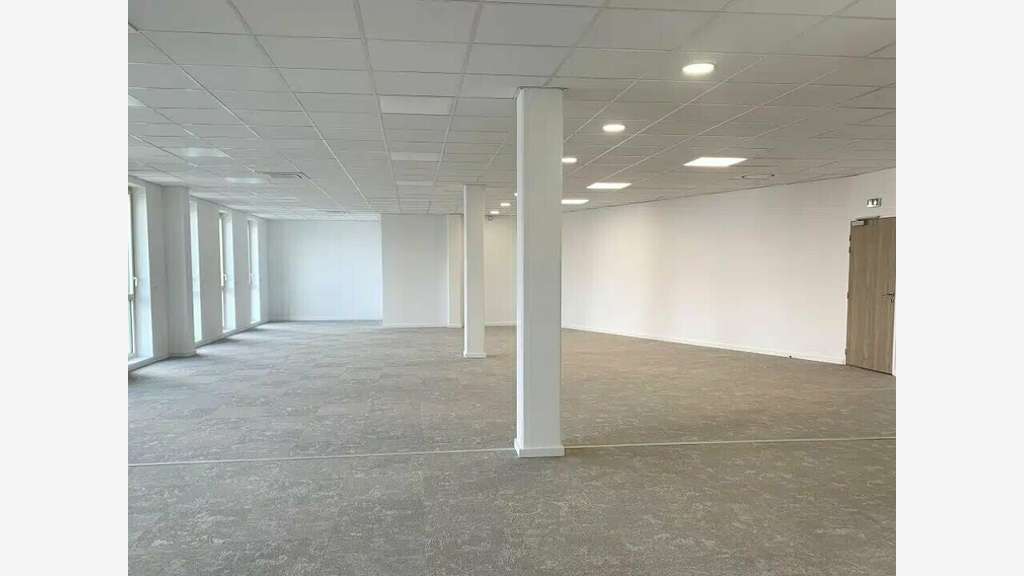 Bureaux 356m² à vendre ou à louer à Troyes (10)
