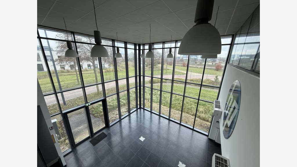 A louer locaux commerciaux de 661m² à Troyes