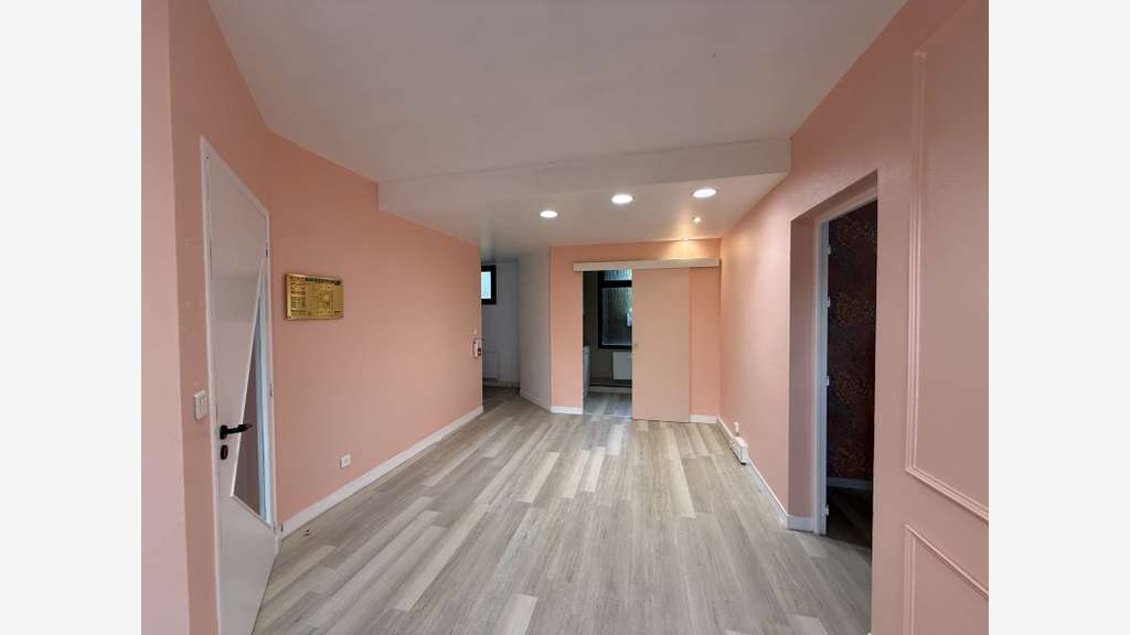 A louer bureaux 100m² proche Clinique de Champagne