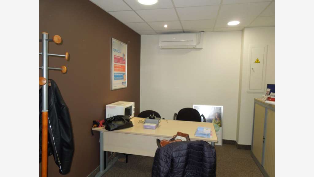 A louer local +200m² sur axe passager à Troyes