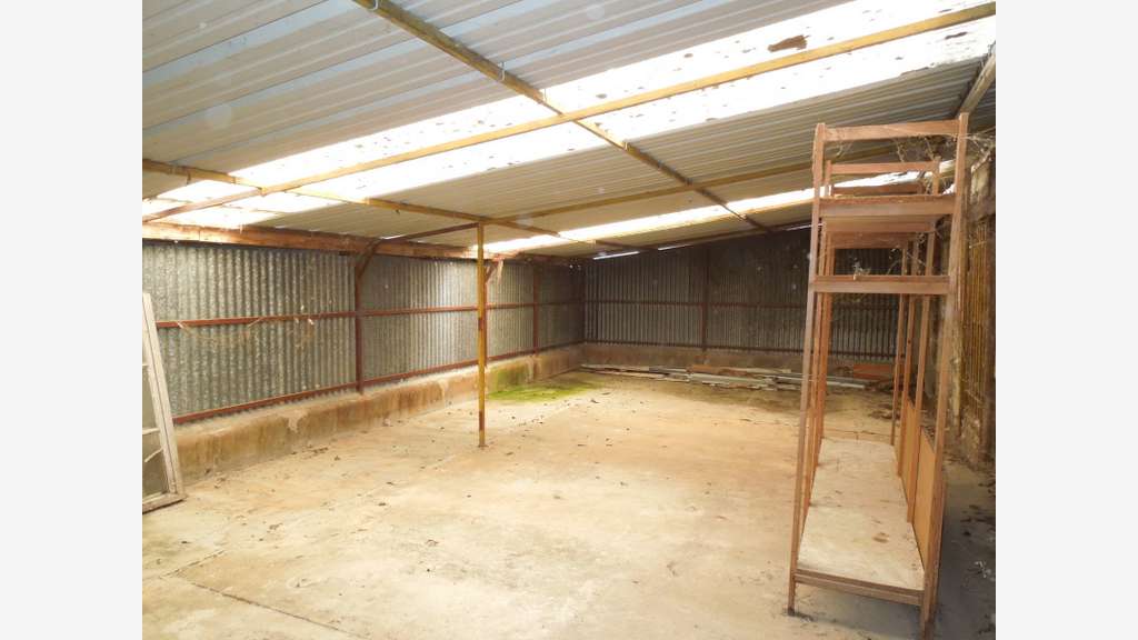 A louer local +200m² sur axe passager à Troyes