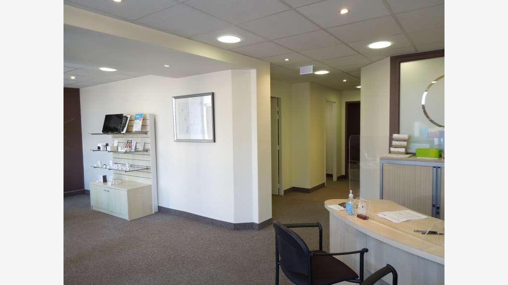 A louer local +200m² sur axe passager à Troyes