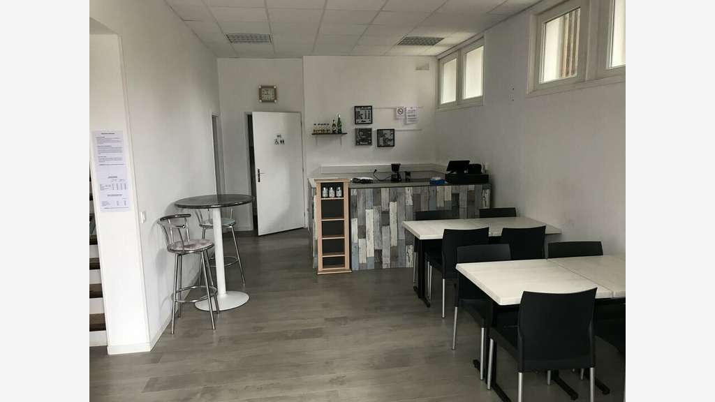 Bureaux de 200m² à louer prox grands axes Ustaritz