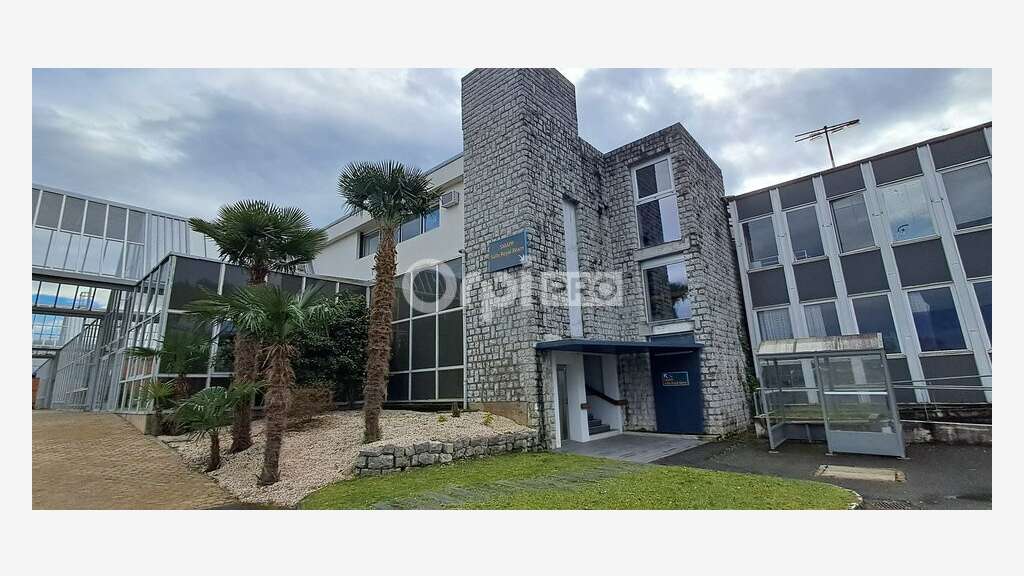 Bureau 270m² à louer à Uzein aérogare 