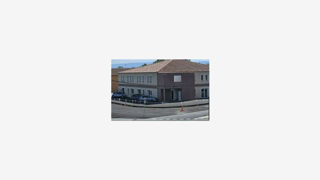 À louer bureaux neufs 150m² normes PMR à Monteux