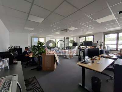 Bureaux 60m² R+1 en open space à louer à Valbonne