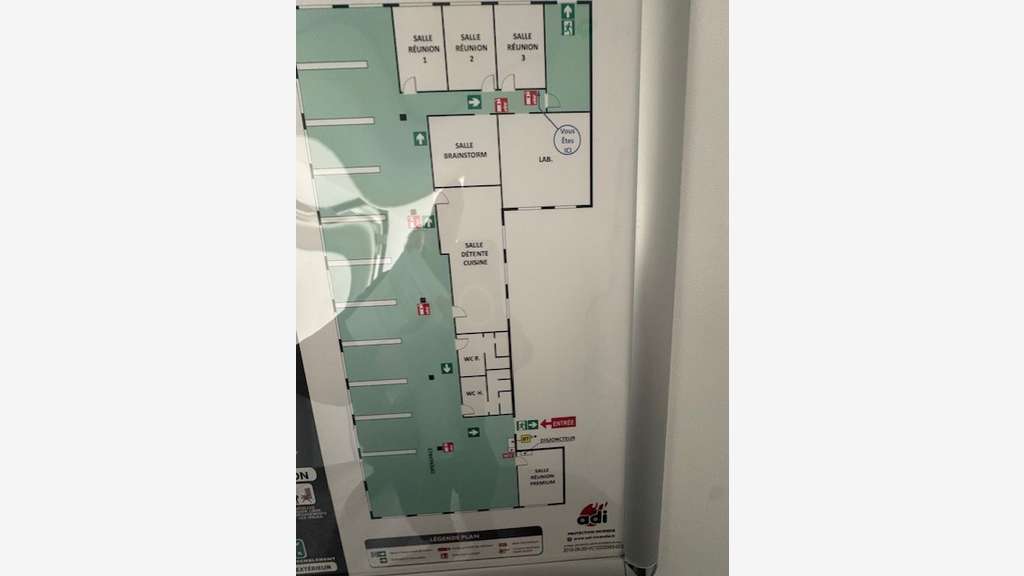 Location bureaux 446m² + parkings Sophia Antipolis