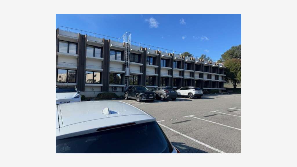 Location bureaux 446m² + parkings Sophia Antipolis