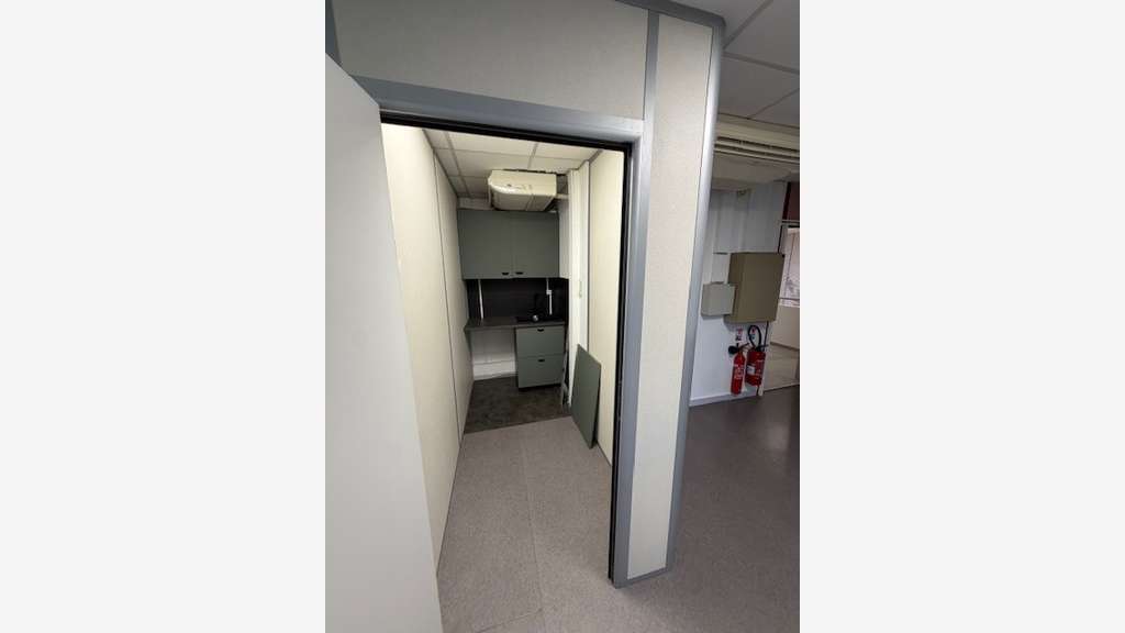 A louer bureaux 110m² + parkings Sophia Antipolis