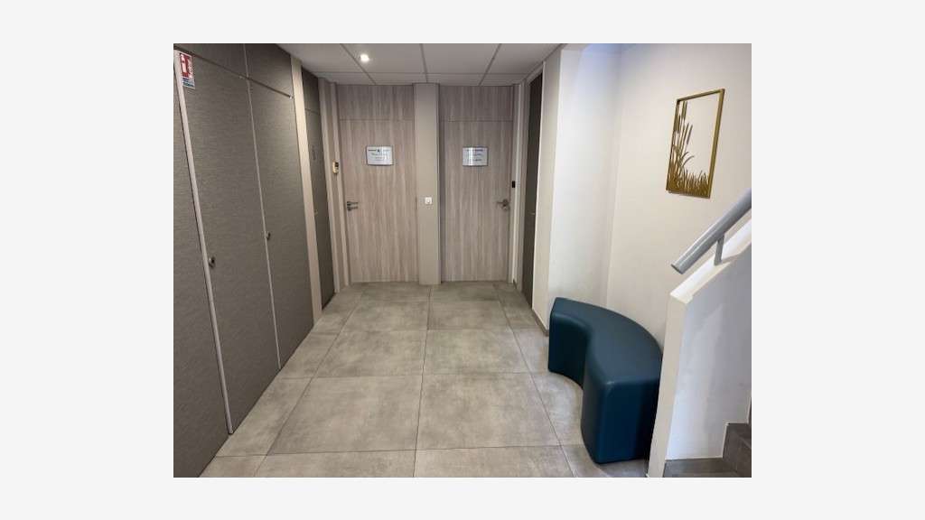 A louer bureaux 110m² + parkings Sophia Antipolis