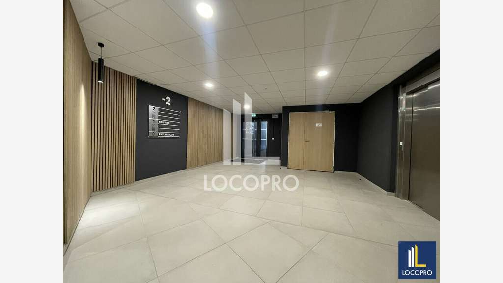 Loue bureaux divisibles 254m² à Sophia Antipolis