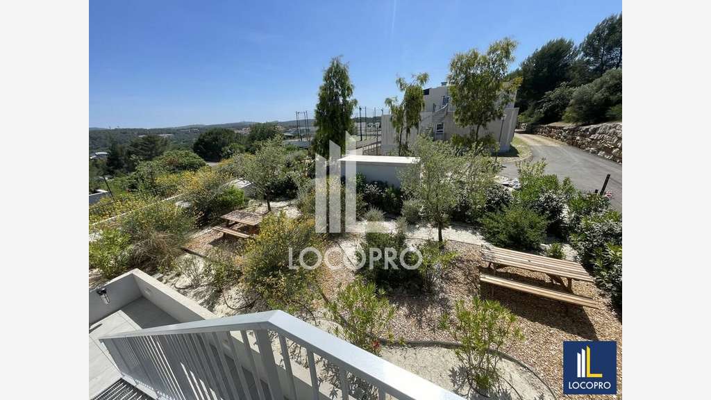 Loue bureaux divisibles 254m² à Sophia Antipolis