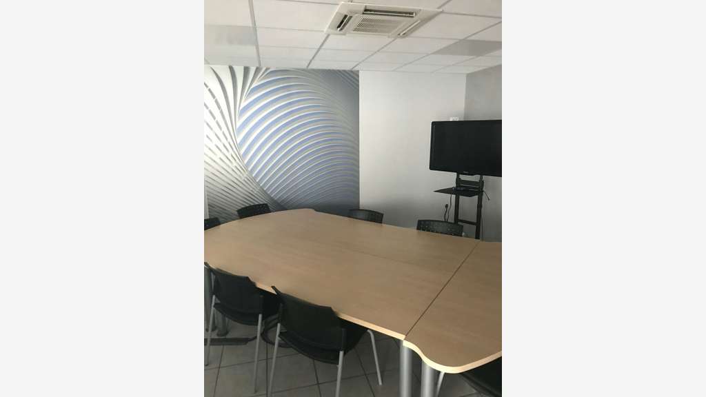 A louer locaux de 280m² à Valence zone Mozart