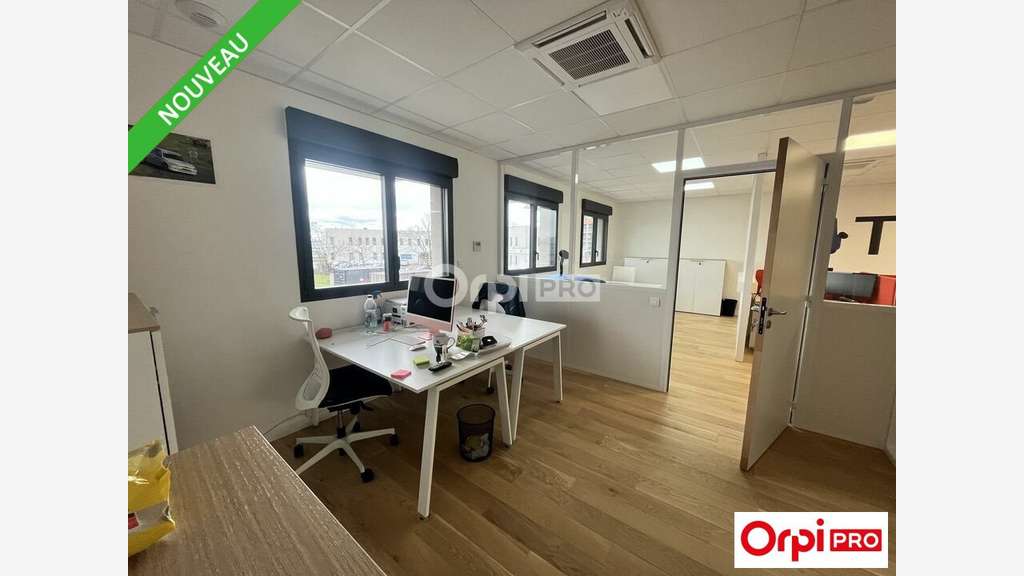 Bureau 90m² R+1 à louer zone de Briffaut à Valence