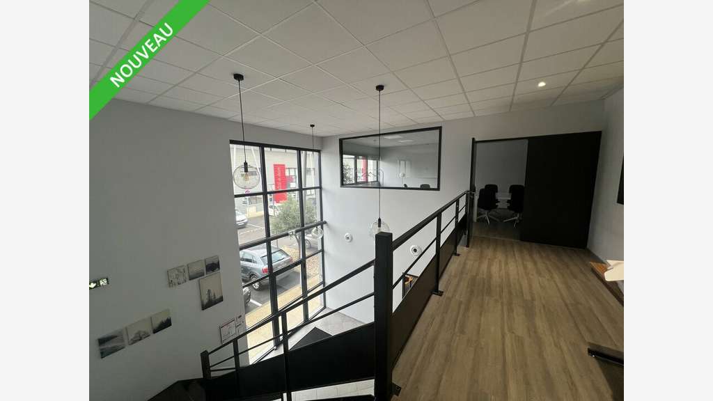 Bureaux neufs 345m² à louer à Valence Briffaut