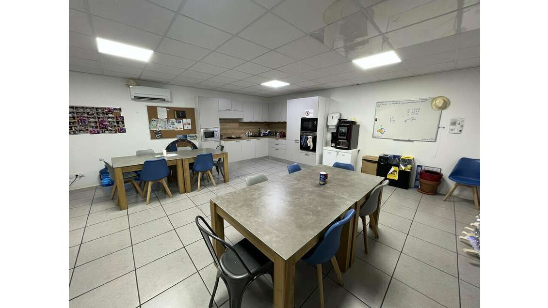 Location bureaux 478m² Valence Briffaut accès A7