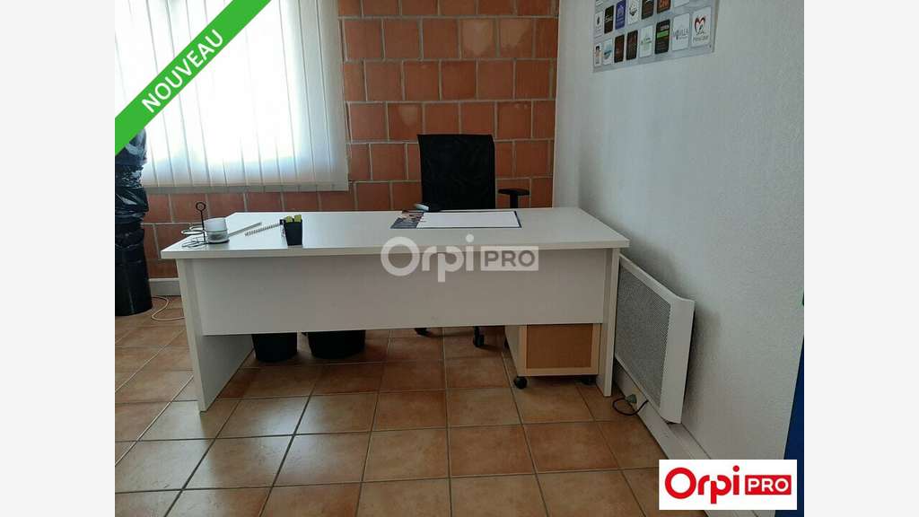 AV locaux professionnels 114m² au RDC à Valence