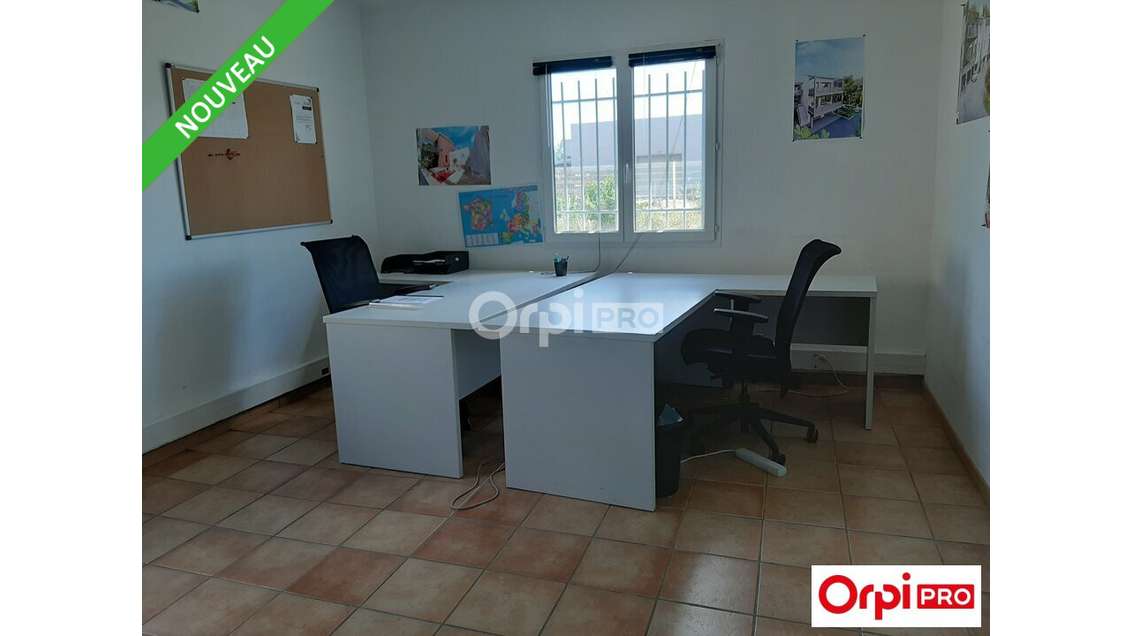 AV locaux professionnels 114m² au RDC à Valence