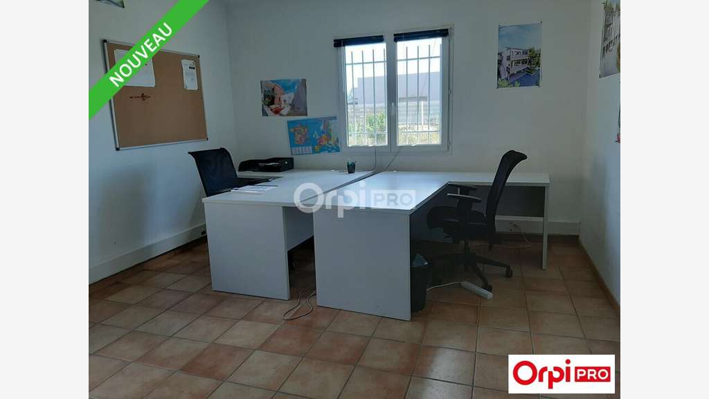 AV locaux professionnels 114m² au RDC à Valence