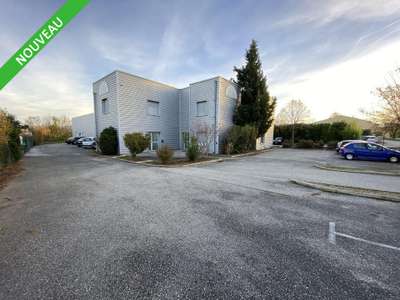 Bureaux 240m² en étage à louer à Valence