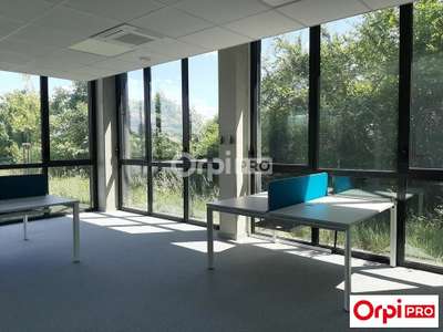 Bureaux neufs de 262m² à louer à Valence