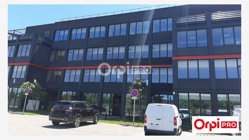 Bureaux neufs de 262m² à louer à Valence