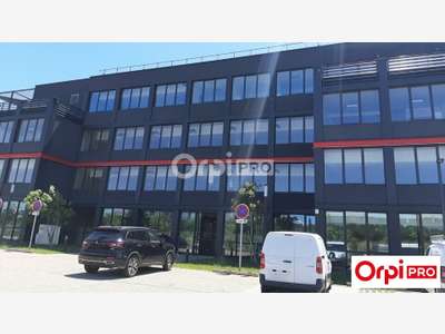 Bureaux neufs de 262m² à louer à Valence
