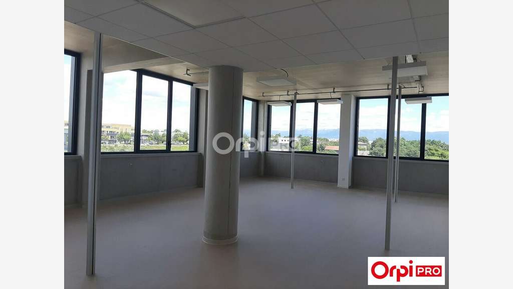 Bureaux neufs de 262m² à louer à Valence