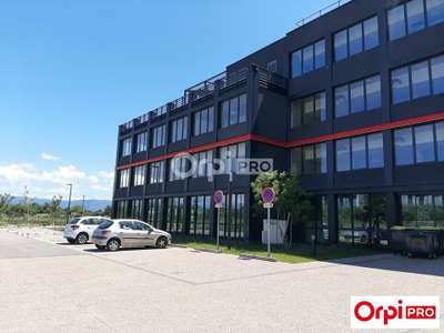 Bureaux neufs de 262m² à louer à Valence