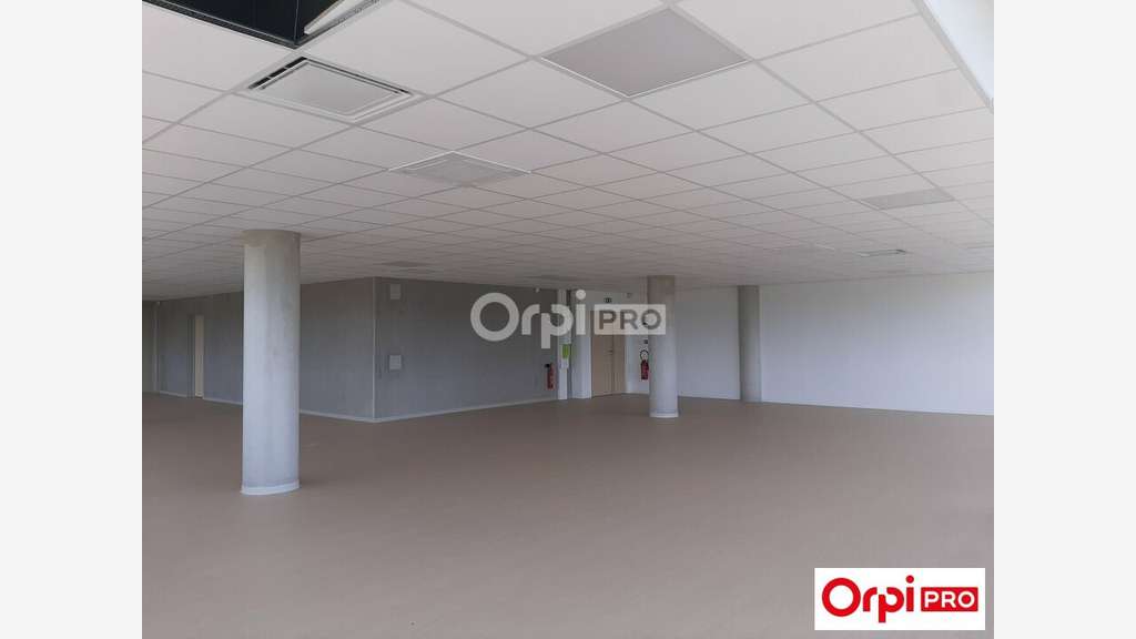 Bureaux neufs de 262m² à louer à Valence