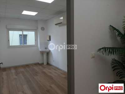 A louer local professionnel 58m² à Lautagne