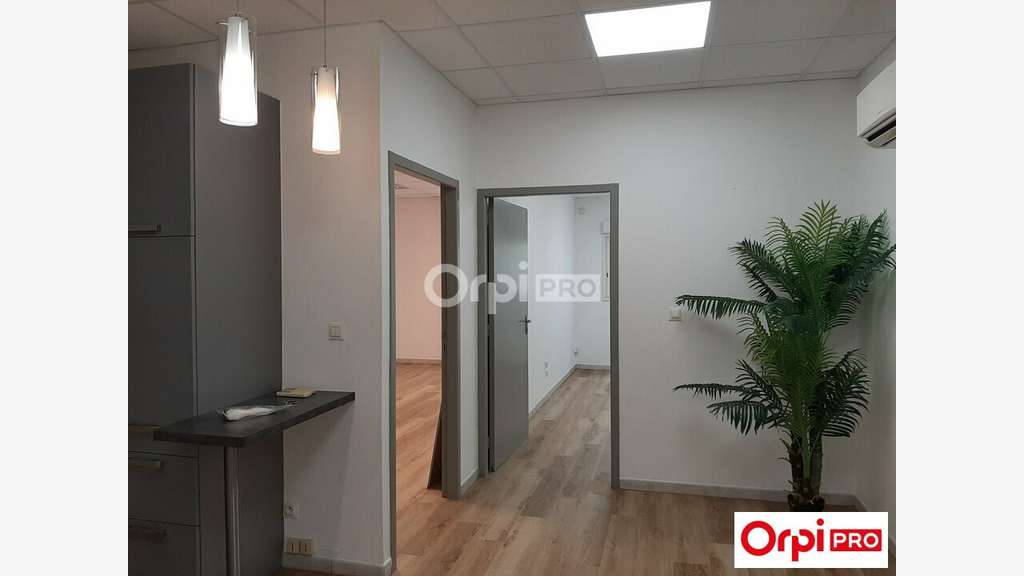 A louer local professionnel 58m² à Lautagne