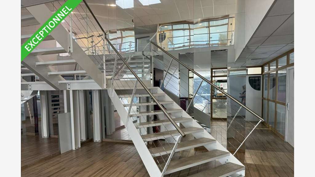 Bureaux de 941m² à louer à Valence Lautagne