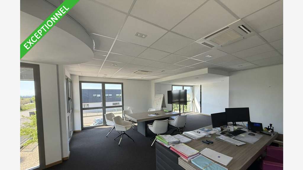 Bureaux de 941m² à louer à Valence Lautagne