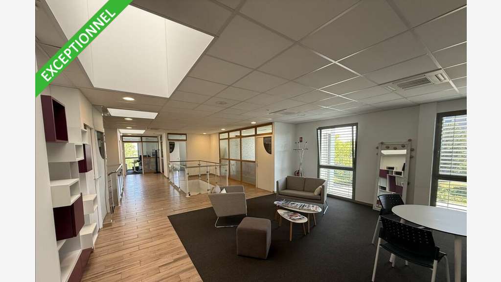 Bureaux de 941m² à louer à Valence Lautagne
