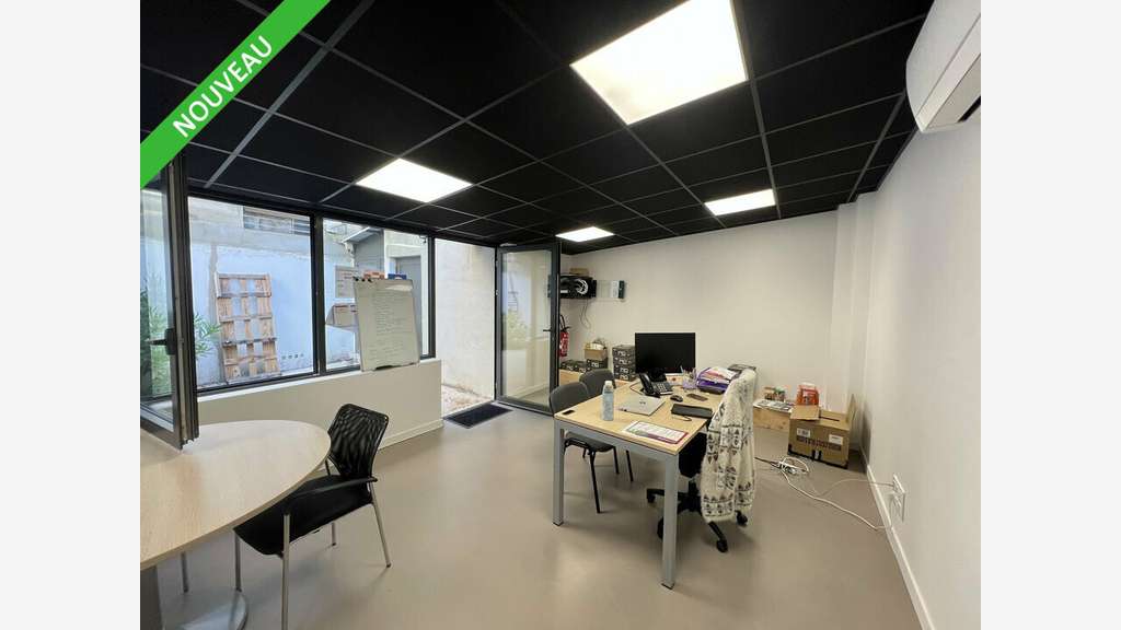 Location bureaux de 85m² cour intérieure à Valence