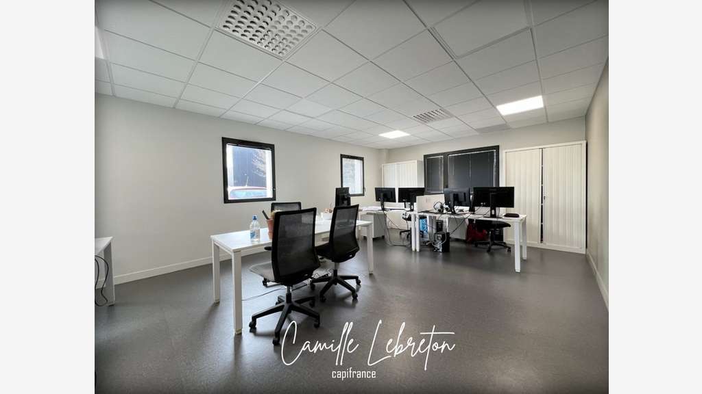 Bureaux 135m² à louer zone des Dorices à Vallet