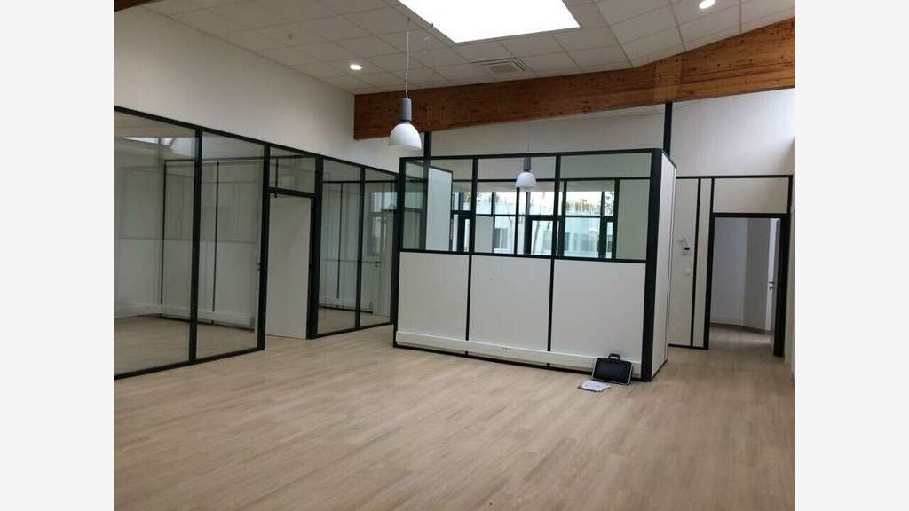 Plateau de bureaux 250m² à louer à Vannes