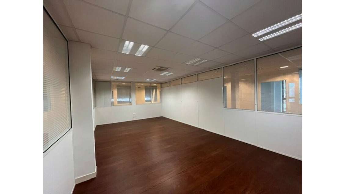 A louer bureaux 485m² R+2 à Vannes