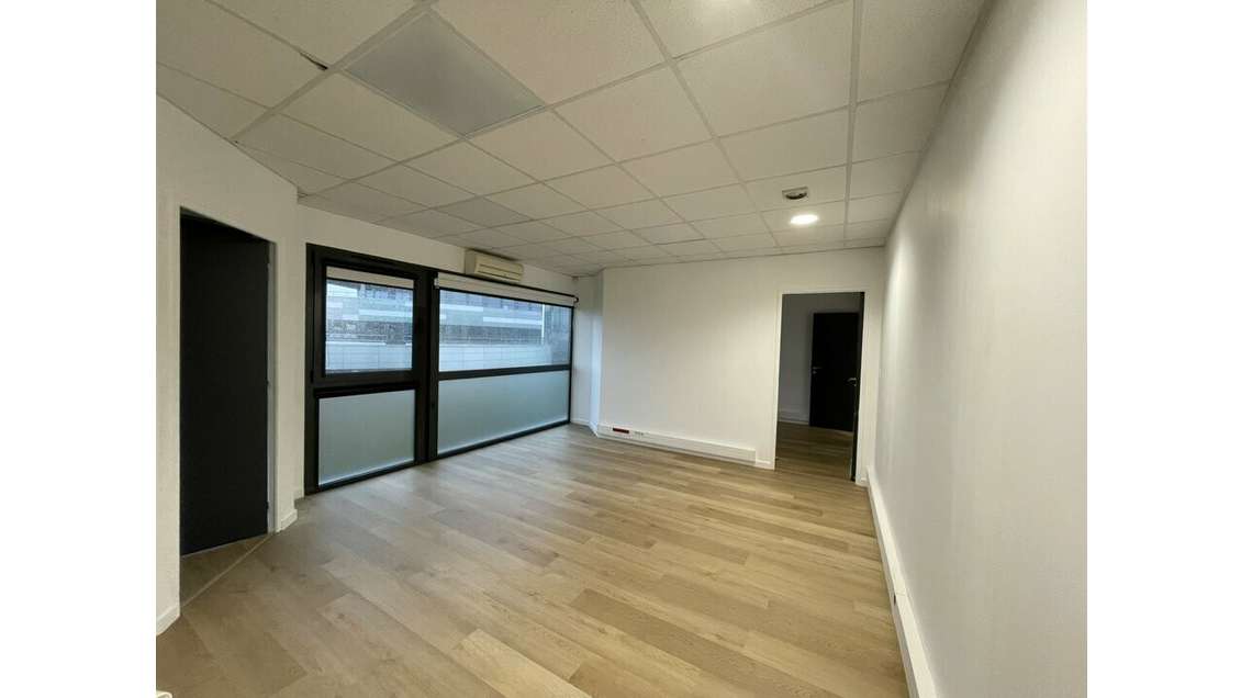 Bureaux de 160m² à louer au 1er étage à Vannes