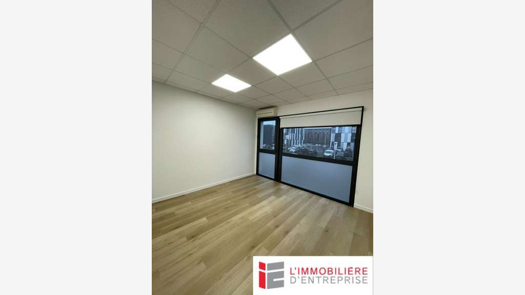 Bureaux de 160m² à louer au 1er étage à Vannes