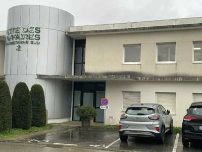 Bureaux de 790m² à louer en RDC dans le Morbihan