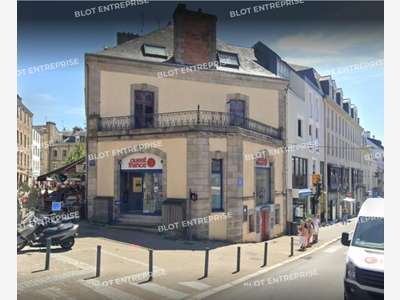 A louer locaux 500m² empl N°1 au centre de Vannes
